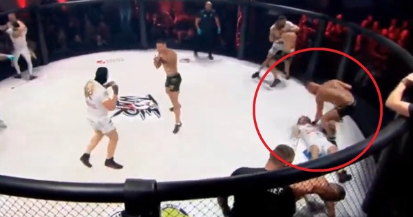 'Hỗn chiến MMA' gây phẫn nộ: võ sĩ nằm bất tỉnh vẫn bị đấm liên tiếp vào mặt hơn 17 giây 2 61a21d0985f540702a2710c8 1638023061468685640577 crop 16380231352841486827965