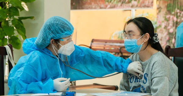 Hà Nội có hơn 850 nhân viên y tế xin nghỉ việc, chuyển công tác do 'thu nhập còn hạn chế'
