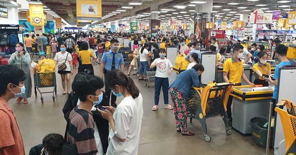 E-mart rút khỏi Việt Nam, bán đại siêu thị cho Thaco?