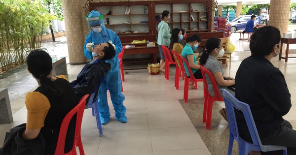 Đà Nẵng xét nghiệm tất cả cán bộ, giáo viên các khâu kỳ thi lớp 10 - Vimarsana News