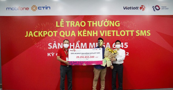 Thuê bao MobiFone trúng Jackpot qua kênh Vietlott SMS nhận giải trị giá gần 30 tỉ đồng - Vimarsana News