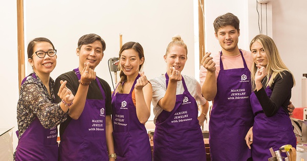 Bước ngoặt của cô nàng yêu trang sức - Vimarsana News