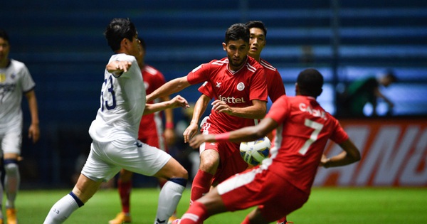 Bàn phản lưới phút 90+1 khiến Viettel thua đau Ulsan Hyundai