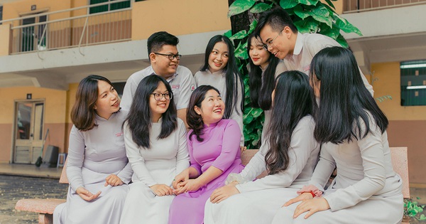 Dạy học trò từ lòng chân thành - Vimarsana News