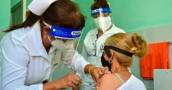 Cuba - Hành trình cường quốc y tế: Kỳ 1: Bào chế vắc xin, tìm thuốc trị COVID-19 - Vimarsana News
