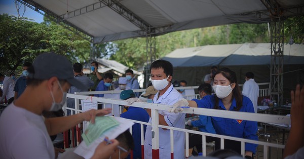 Đi rút tiền nhưng không có giấy xét nghiệm, nam thanh niên trốn trong cốp ôtô - Vimarsana News