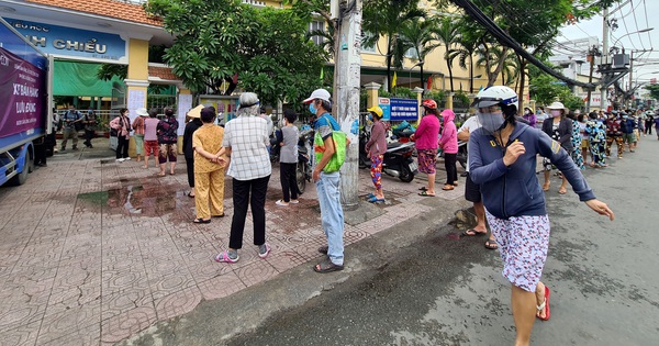 Tăng cường xe lưu động bán hàng cho người đi chợ hộ trong 'vùng đỏ', 'vùng cam' ở TP.HCM - Vimarsana News