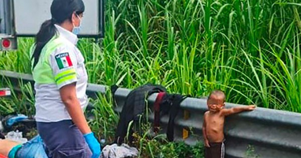 Bé 2 tuổi bị bỏ rơi khi vượt biên cùng cha đã được đưa về với mẹ - Vimarsana News