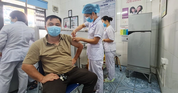 Hơn 110.000 lao động ở Hải Phòng đăng ký tiêm vắc xin Sinopharm - Vimarsana News