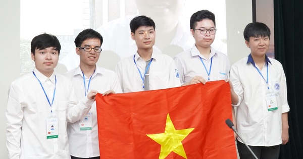 Huy chương vàng Olympic toán quốc tế và cái tên ông nội đặt - Vimarsana News