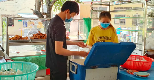Góc sẻ chia ở UTE: Sinh viên thiếu thốn, ghé đến là nhận mì tôm, bánh gạo vô điều kiện - Vimarsana News