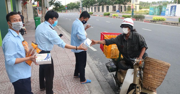 'Chưa thấy tình nguyện viên nào dễ thương như chàng trai này'