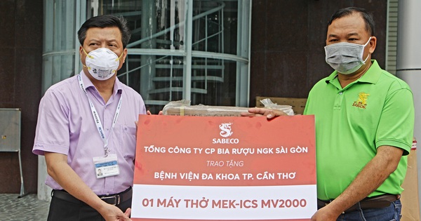 Trao máy thở, 7.000 đồ bảo hộ, 7.000 khẩu trang cho các chiến sĩ tuyến đầu chống dịch Cần Thơ - Vimarsana News