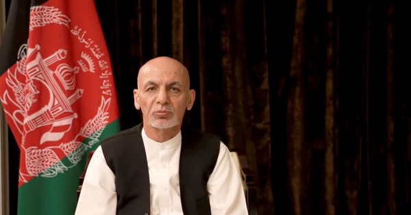 Cựu quan chức Afghanistan bác tin tổng thống ôm tiền ra đi - Vimarsana News