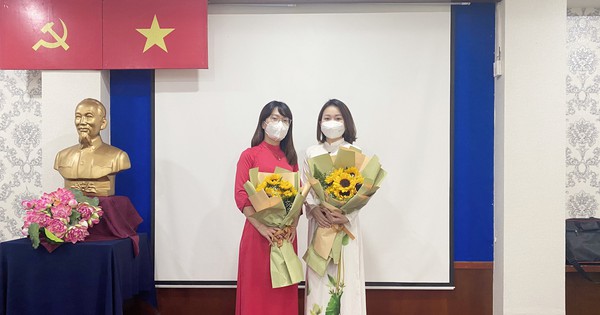 Kết nạp Đảng cho hai đoàn viên Bệnh viện Đa khoa Thanh Hóa đang chống dịch ở TP.HCM - Vimarsana News