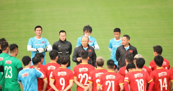 Đội tuyển Việt Nam vắng cả HLV Park Hang Seo và Tiến Linh trong ngày hội quân