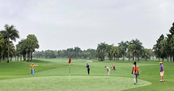 Tạm đình chỉ phó cục trưởng cục thuế tỉnh đi đánh golf khi đang dịch 2 san golf 16208762065561574738160 1628066059680897330560 crop 16281247594171604938724