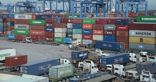 Cảng Cát Lái giải tỏa container hàng tồn - Vimarsana News