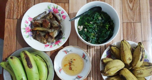 Canh tập tàng, chả da đầu heo, cá đồng chiên... má làm ngày 'buộc chân bó gối' - Vimarsana News