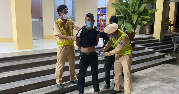 Kẻ trộm xe tải 'thông chốt' kiểm dịch, tông hư hỏng xe CSGT - Vimarsana News