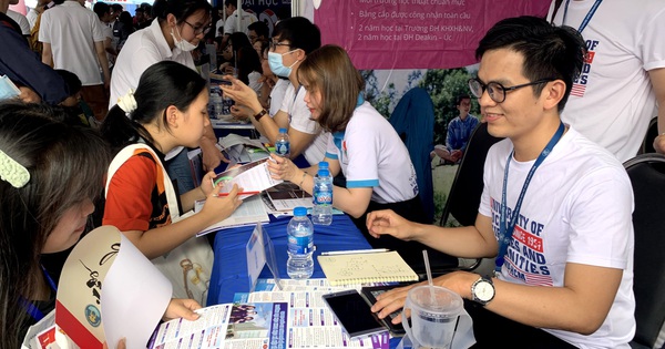 Trường ĐH KHXH&NV, ĐH Quốc gia TP.HCM ưu tiên người có thành tích văn thể mỹ