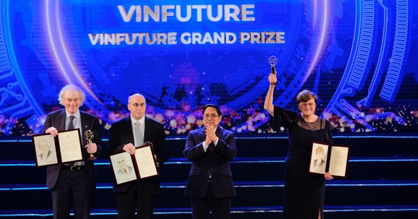 Ba nhà khoa học với công nghệ vắc xin mRNA nhận giải thưởng VinFuture 3 triệu đô
