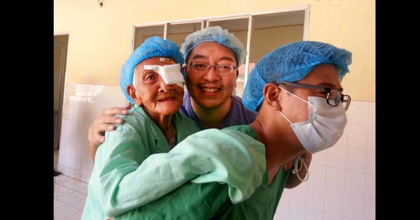 Định đến Việt Nam 3 tháng, bác sĩ Hattori đã đi 20 năm, đem lại ánh sáng  cho gần 20.000 người - Tuổi Trẻ Online