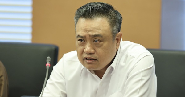 thumbnail - Chủ tịch Hà Nội: Dự thảo đấu giá biển số ô tô để mức 40 triệu với 20 triệu sẽ 'loạn cào cào lên'