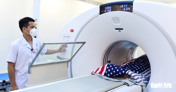 Bình Định yêu cầu kiểm điểm trách nhiệm vụ chậm mua máy xạ trị, CT scanner