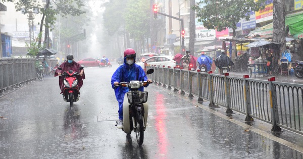 In the South, Ho Chi Minh City has heavy rain, the amount of rain is over 80mm . in some places