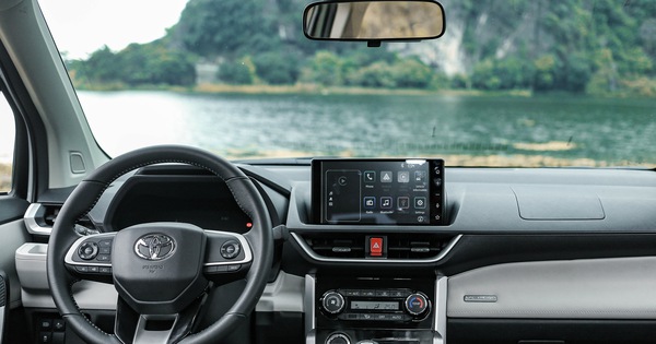 Toyota Veloz Crossレビュー：「視覚的なトリック」、機器の不足、使用に対する満足度