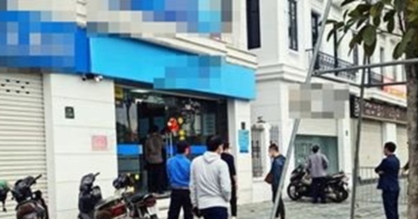 Công an truy bắt nghi phạm cướp ngân hàng ở Hà Nội 2 cop ngan hang hn 1646648564003340701781 crop 1646648574482209628157