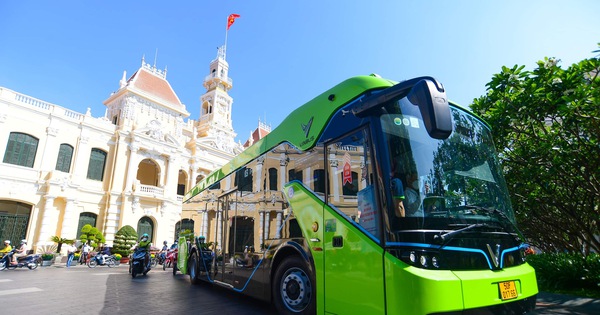 VinBus vận hành xe buýt điện thông minh đầu tiên tại Việt Nam