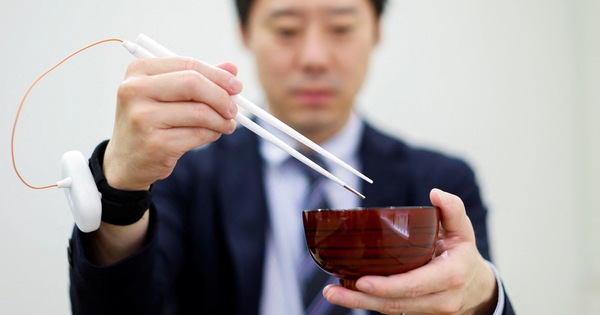 Japanese professor invented chopsticks to increase the salty taste of food