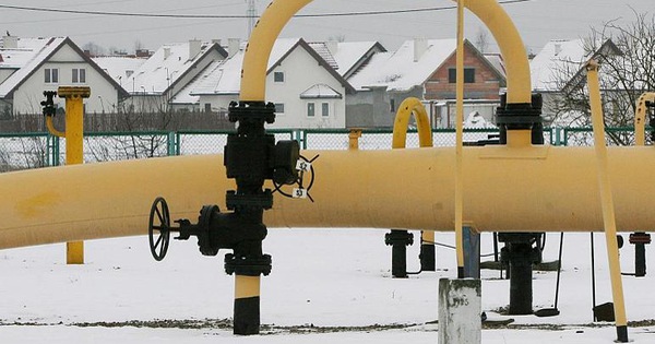 Poland, Bulgaria say Russia will stop supplying gas from April 27