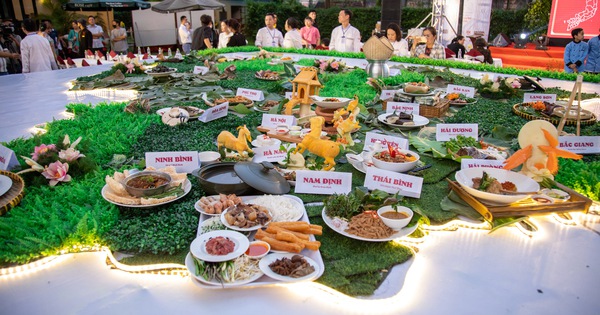 Với bảng xếp hạng ẩm thực của 63 tỉnh thành Việt Nam, bạn có thể tìm ra những món ngon hàng đầu của đất nước một cách dễ dàng. Với những chuyên gia hàng đầu đánh giá những món ăn, bạn có thể được một cái nhìn tổng quan về ẩm thực Việt Nam và đưa ra quyết định thưởng thức vào lúc này hay chờ đợi thêm.