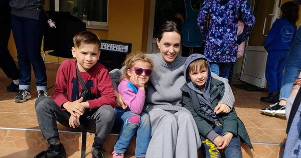 Angelina Jolie makes a surprise visit to Ukraine