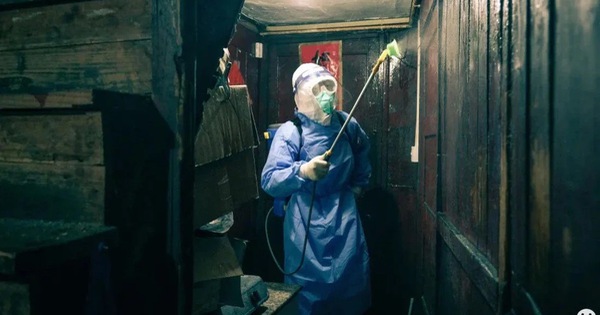 Shanghai bans epidemic prevention workers from entering people’s houses to spray disinfectant