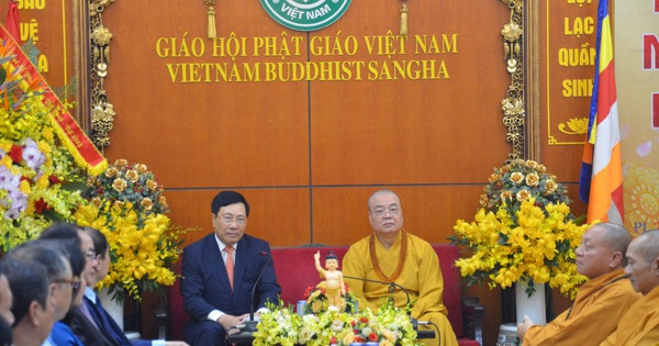 thumbnail - Phó thủ tướng thường trực Phạm Bình Minh chúc mừng Đại lễ Phật đản