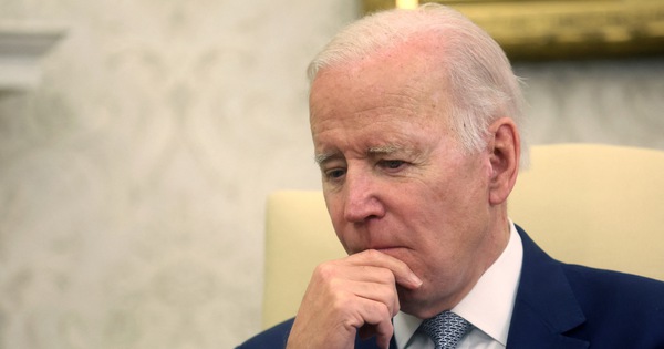 Biden commemorates 1 million Americans who died from COVID-19