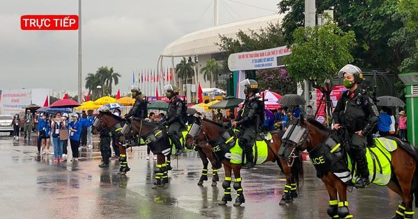 thumbnail - Trực tiếp: Cảnh sát cơ động kỵ binh được huy động bảo vệ lễ khai mạc SEA Games 31