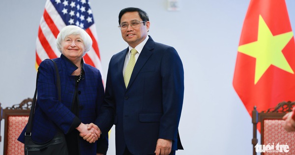 Vietnamese Prime Minister receives US Secretary of Finance in Washington