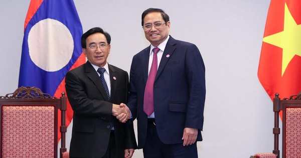 Prime Minister Pham Minh Chinh met with the Prime Minister of Laos in the US, talked about the solid relationship between the two countries