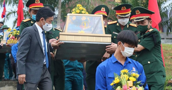 Truy điệu, an táng 11 hài cốt liệt sĩ hi sinh tại Lào