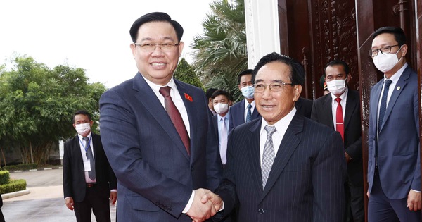 Vietnam – Laos promote trade and investment cooperation
