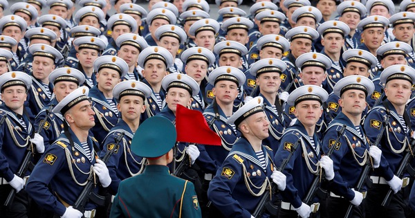 Russian parliament passes bill to remove age limit for military service