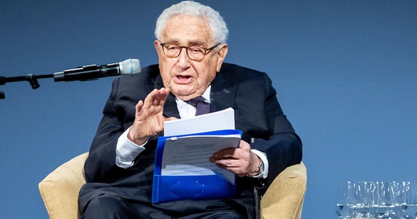 Ukraine called Kissinger a ‘panic in Davos’ for calling on Kiev to cede territory to Russia