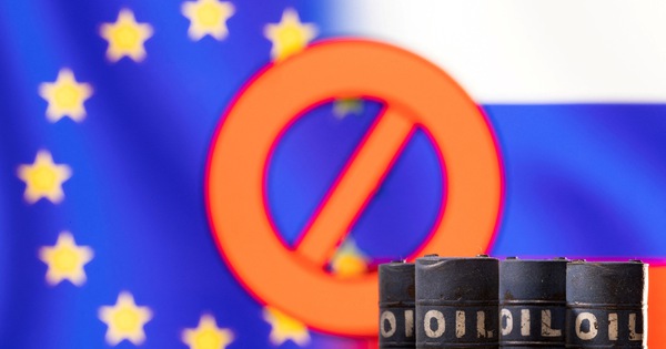 EU adjusts proposed Russian oil embargo