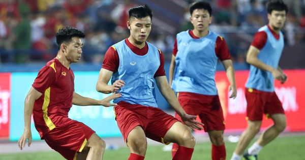thumbnail - U23 Việt Nam - U23 Philippines (hiệp 1): 0-0