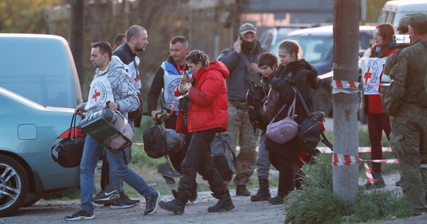 QUICK READ 8-5: Completed evacuation of priority group of civilians from Azovstal